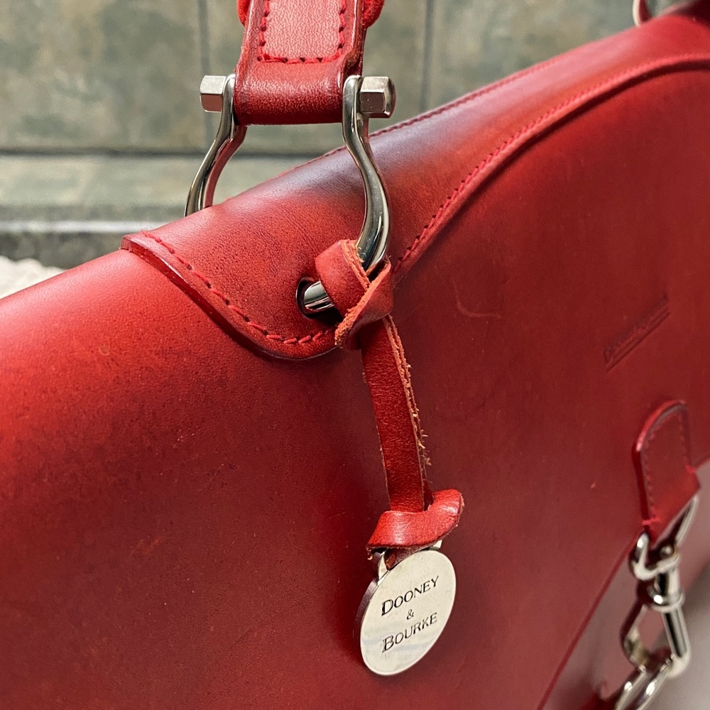 NWOT Dooney & Bourke ALTO RED Leather Messenger 15” x 10” x 4” Made in Italy🇮🇹 - Picture 13 of 16